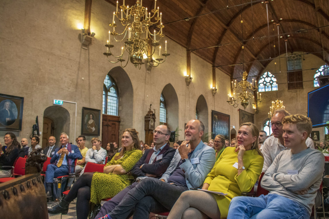 YESC seminar Communiceren over het klimaat met jongeren, mensen luisteren aandachtig